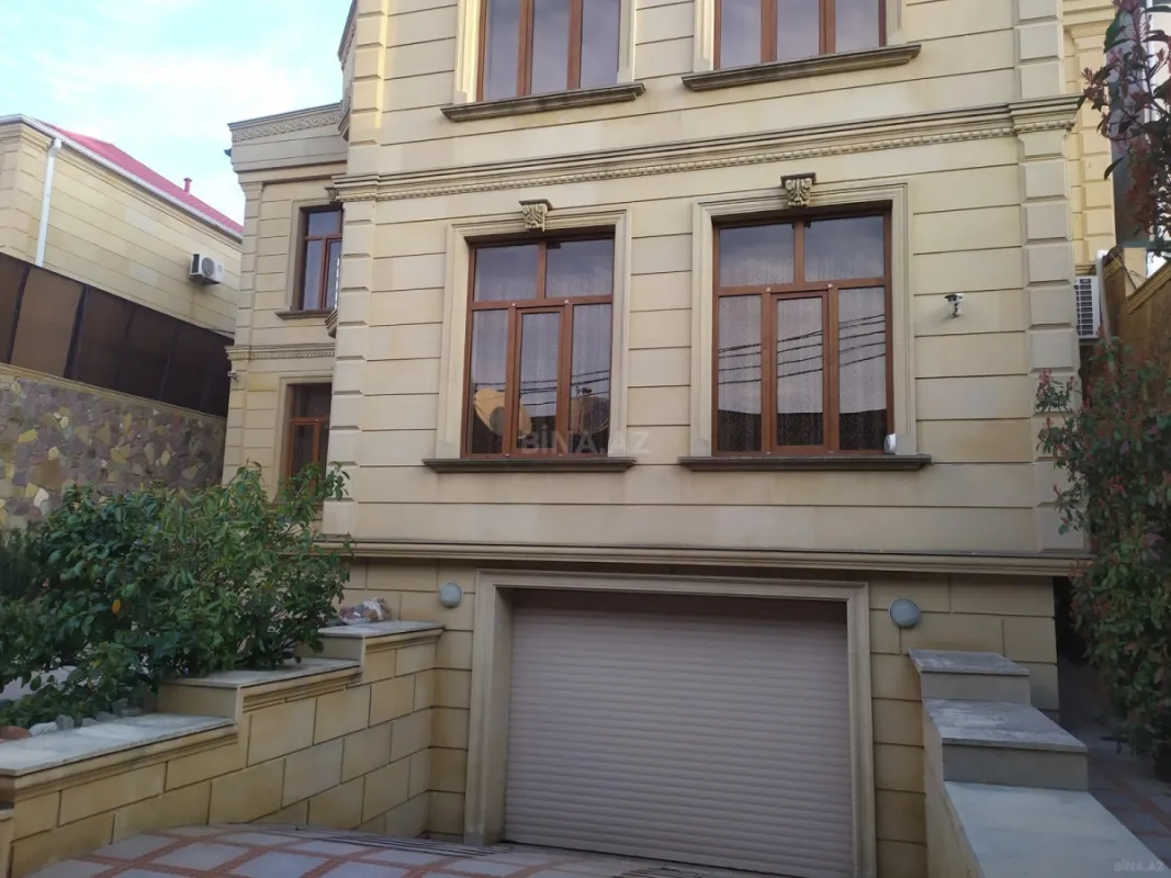 Satılır 6 otaqlı həyət evi 480 m²