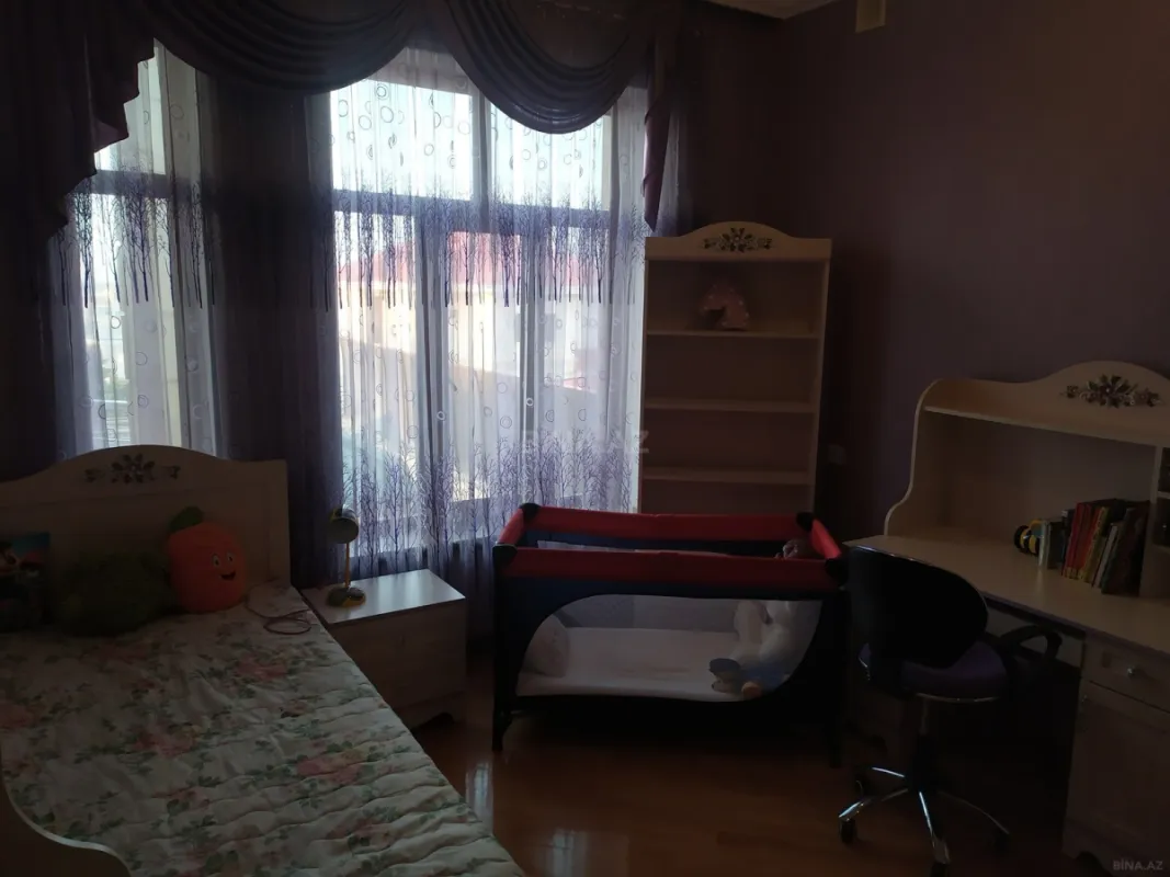 Satılır 6 otaqlı həyət evi 480 m²