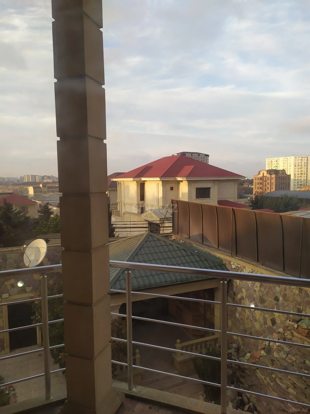 Satılır 6 otaqlı həyət evi 480 m²