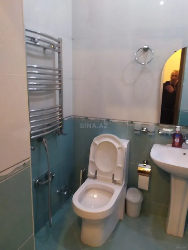 Satılır 6 otaqlı həyət evi 480 m²