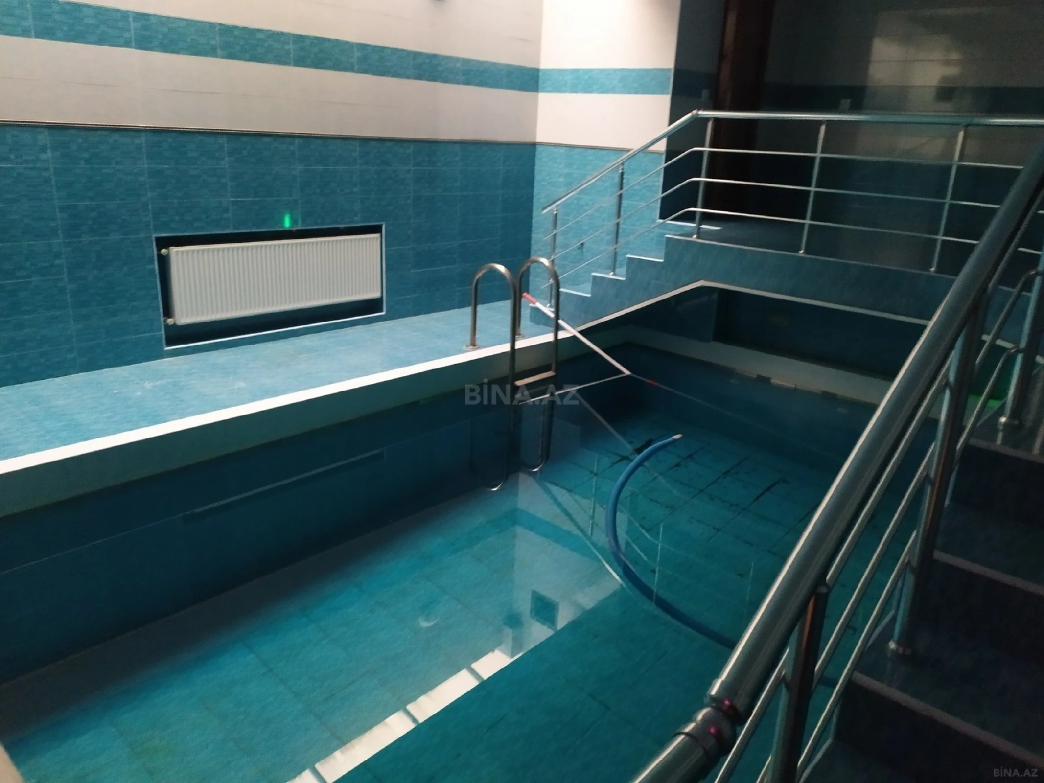 Satılır 6 otaqlı həyət evi 480 m²