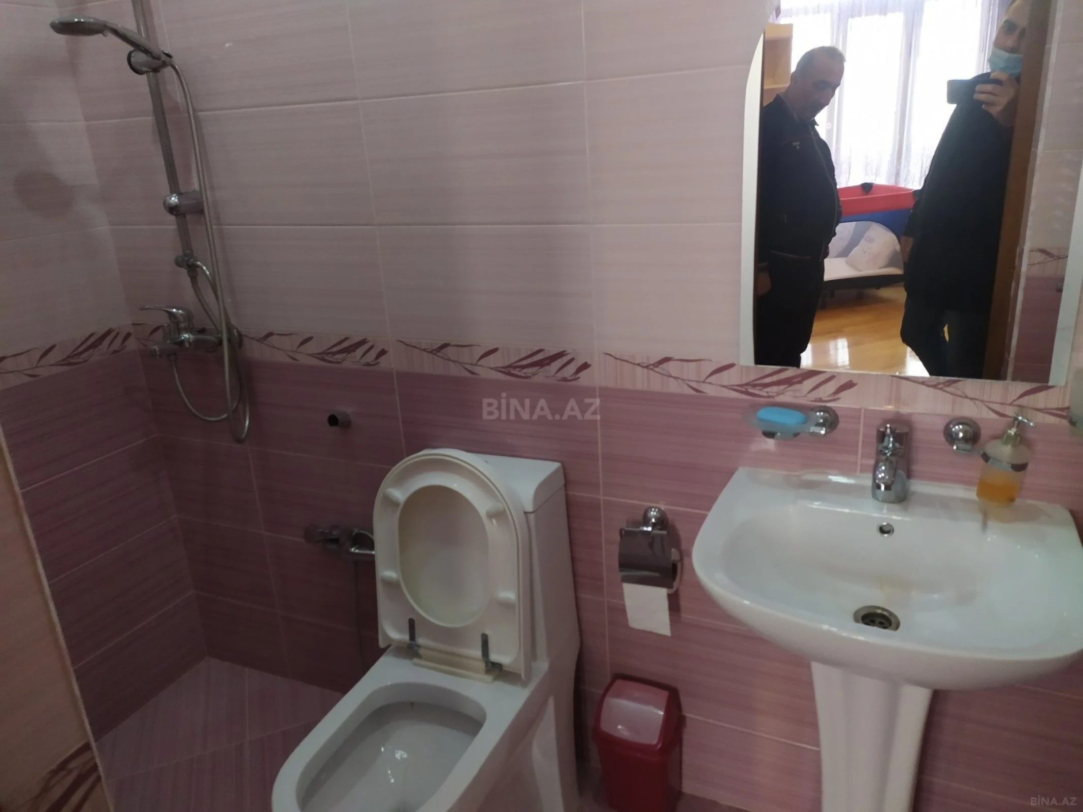 Satılır 6 otaqlı həyət evi 480 m²