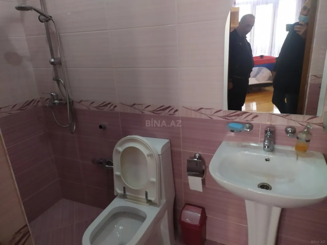Satılır 6 otaqlı həyət evi 480 m²