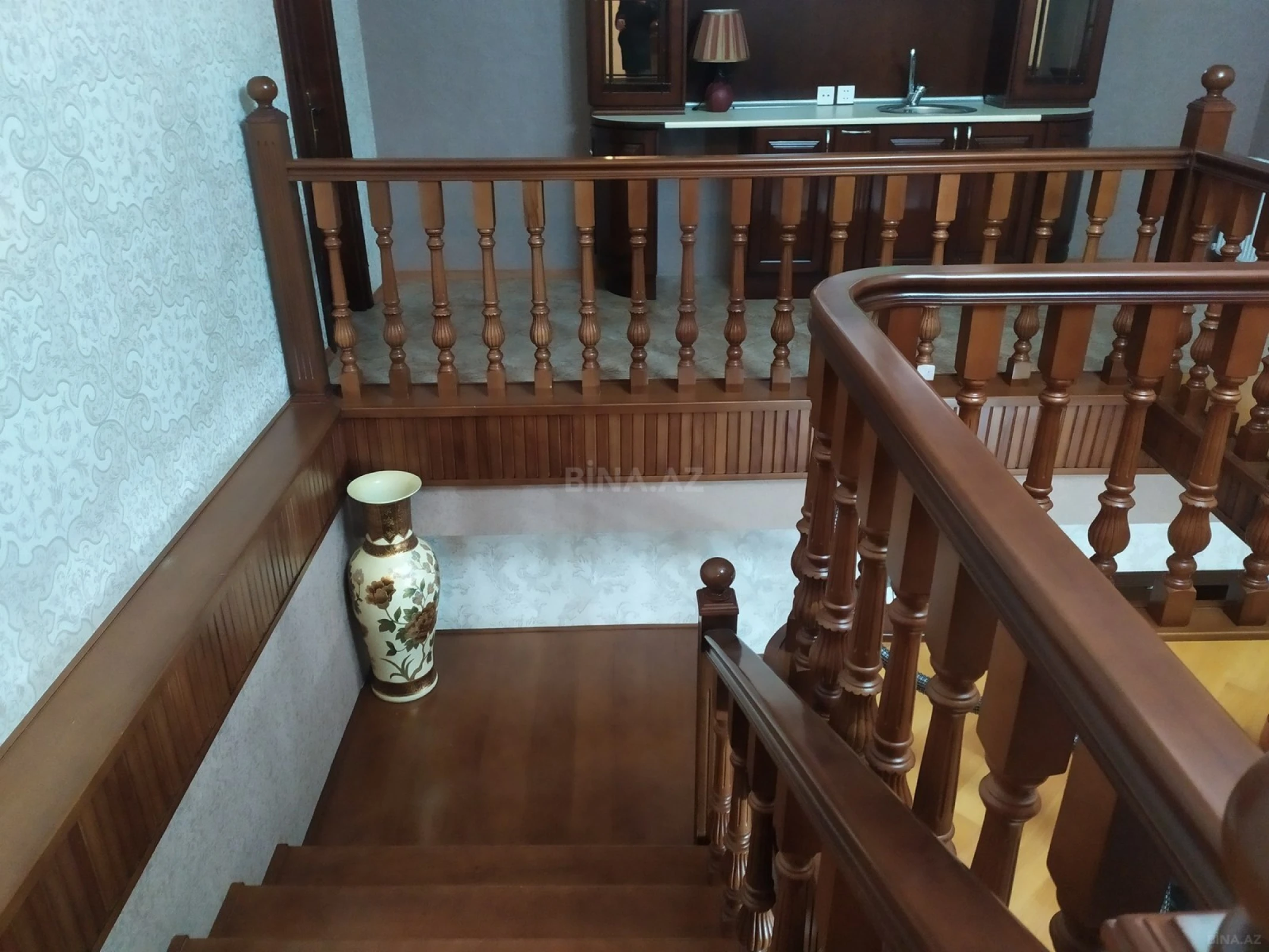 Satılır 6 otaqlı həyət evi 480 m²