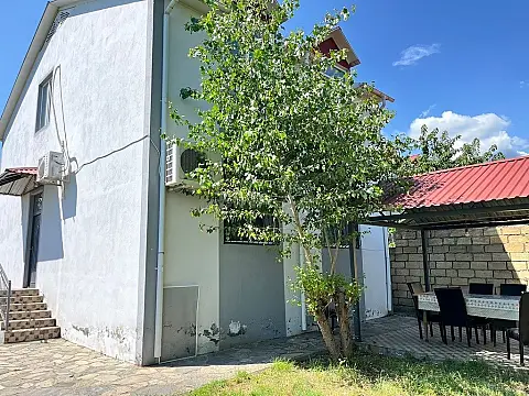 Kirayə verilir 3 otaqlı həyət evi 180 m² — Qəbələ 3 otaq 180.00 m²