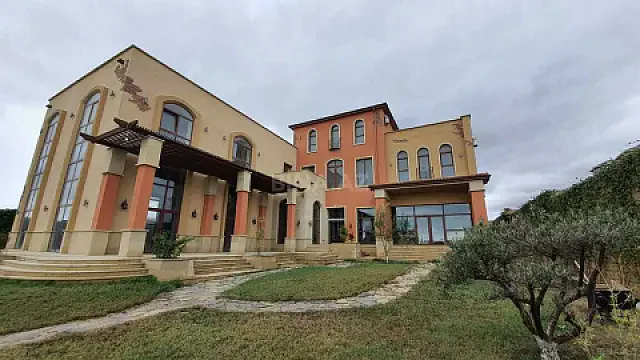 Satılır 10 otaqlı həyət evi 2000 m² — Bakı, Badamdar 10 otaq 2000.00 m²