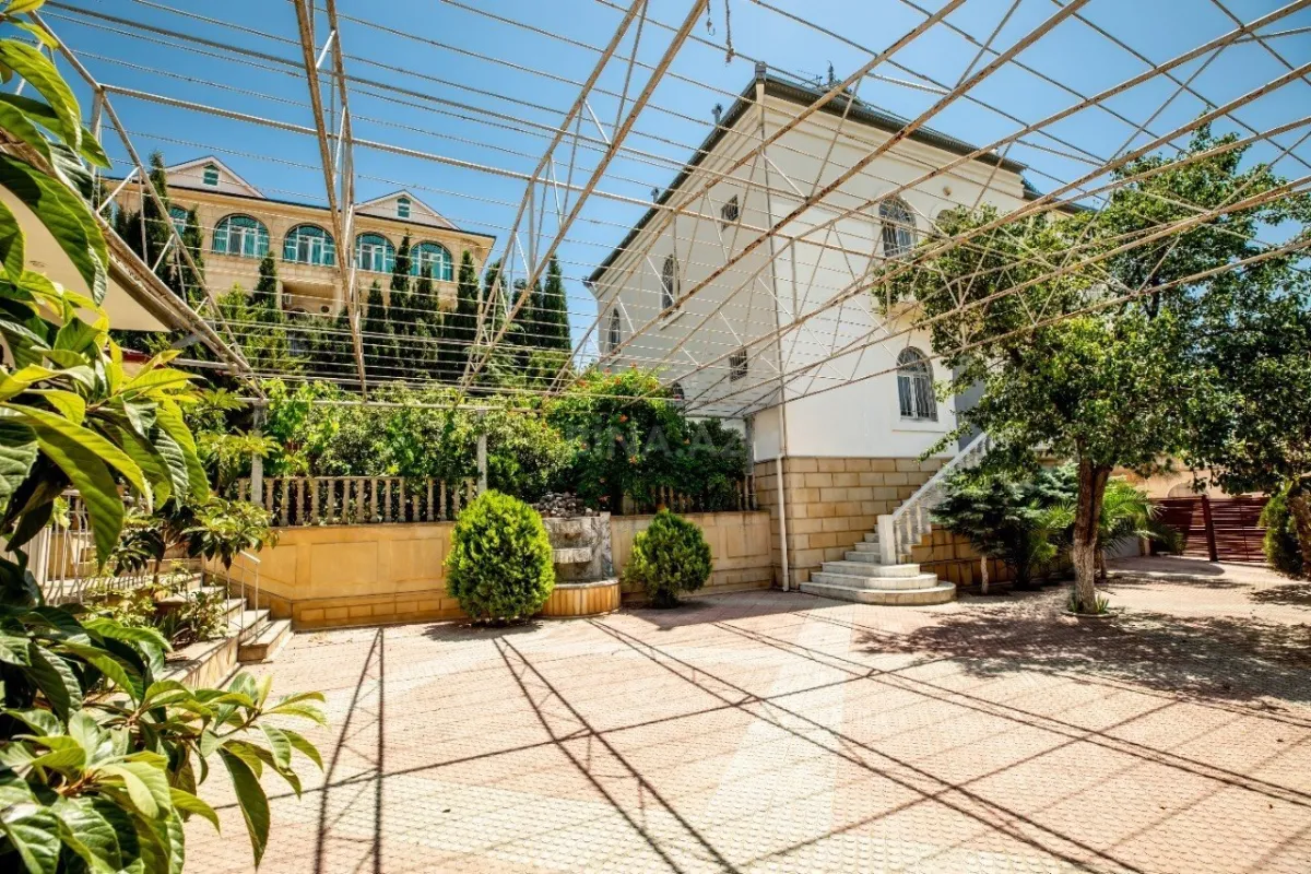 Satılır 6 otaqlı həyət evi 460 m²