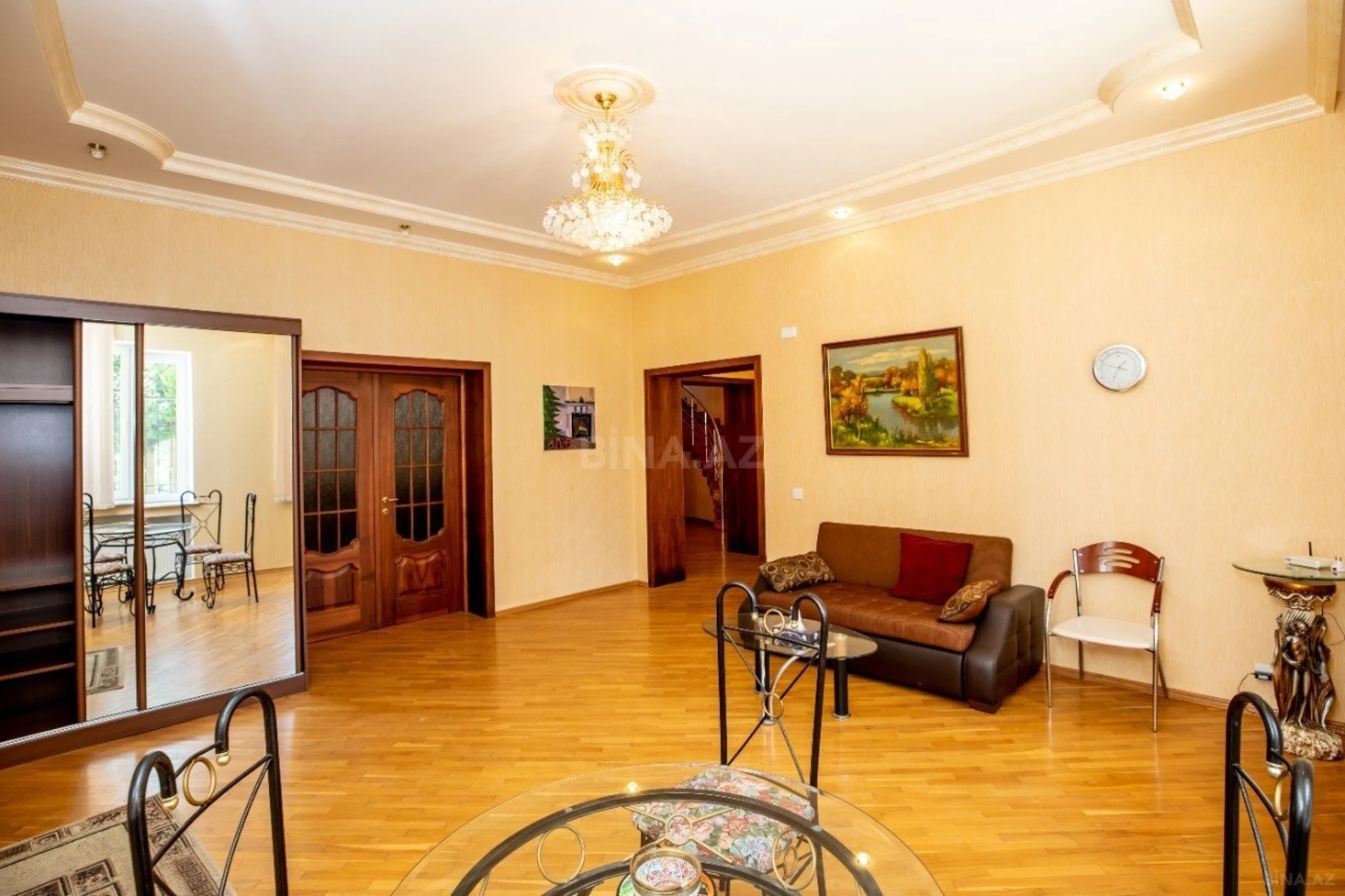 Satılır 6 otaqlı həyət evi 460 m²