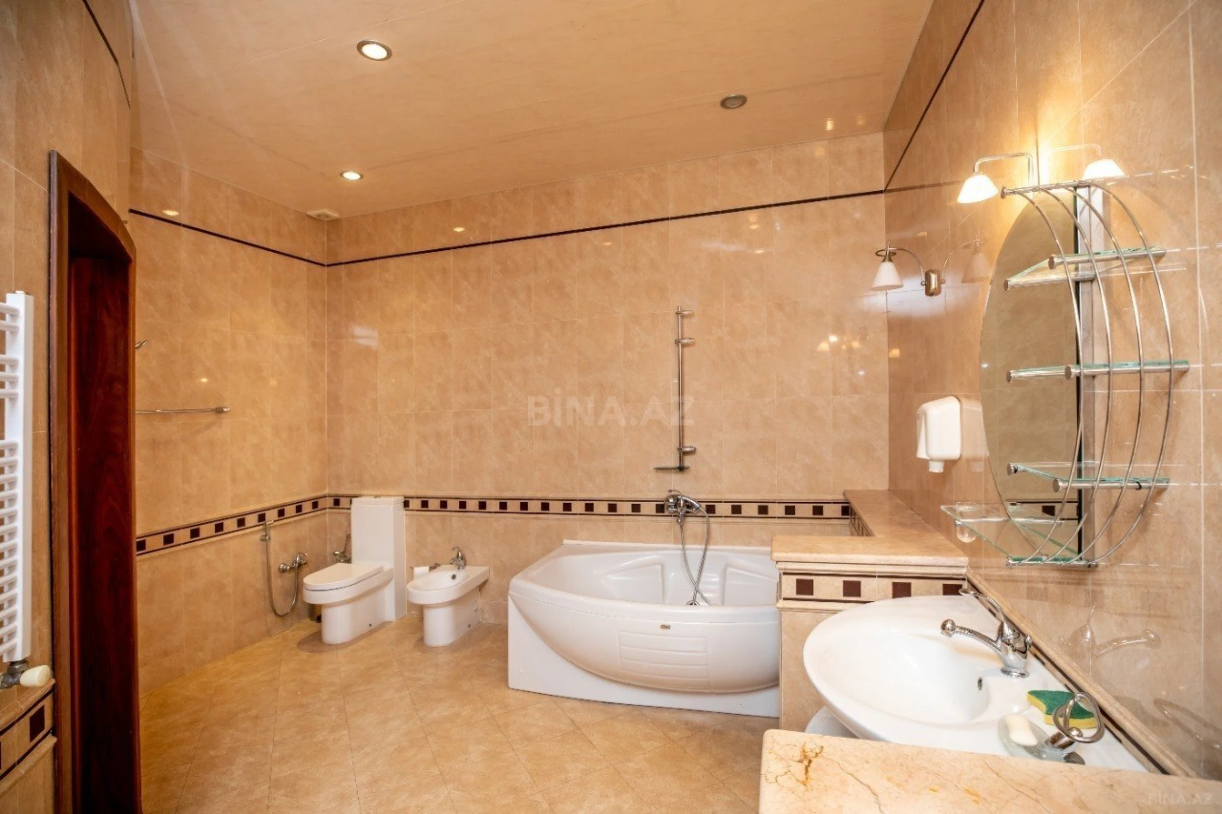 Satılır 6 otaqlı həyət evi 460 m²