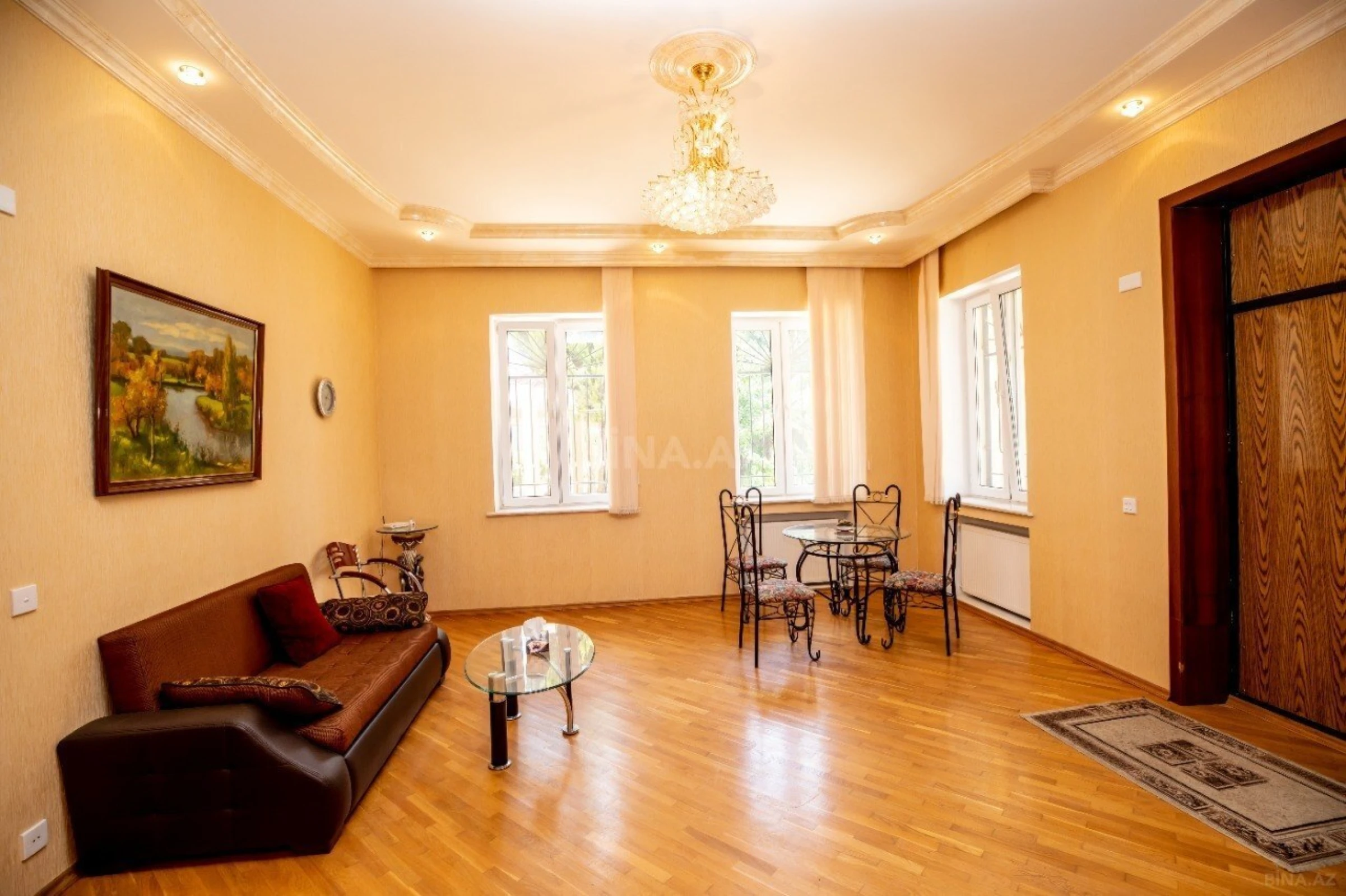 Satılır 6 otaqlı həyət evi 460 m²