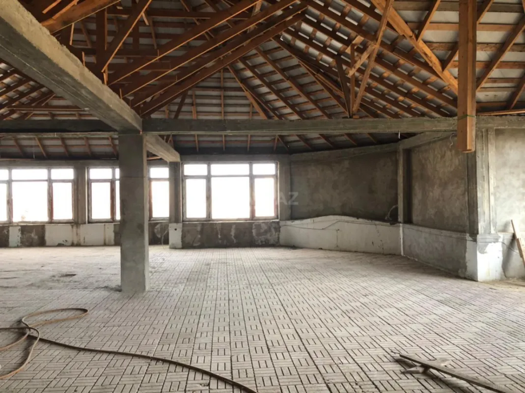 Satılır 6 otaqlı həyət evi 1100 m²