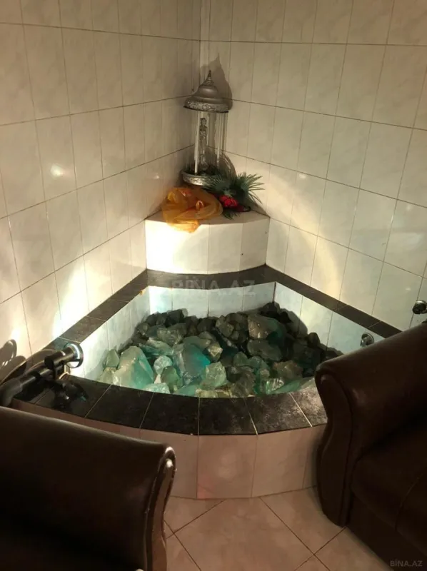 Satılır 6 otaqlı həyət evi 1100 m²