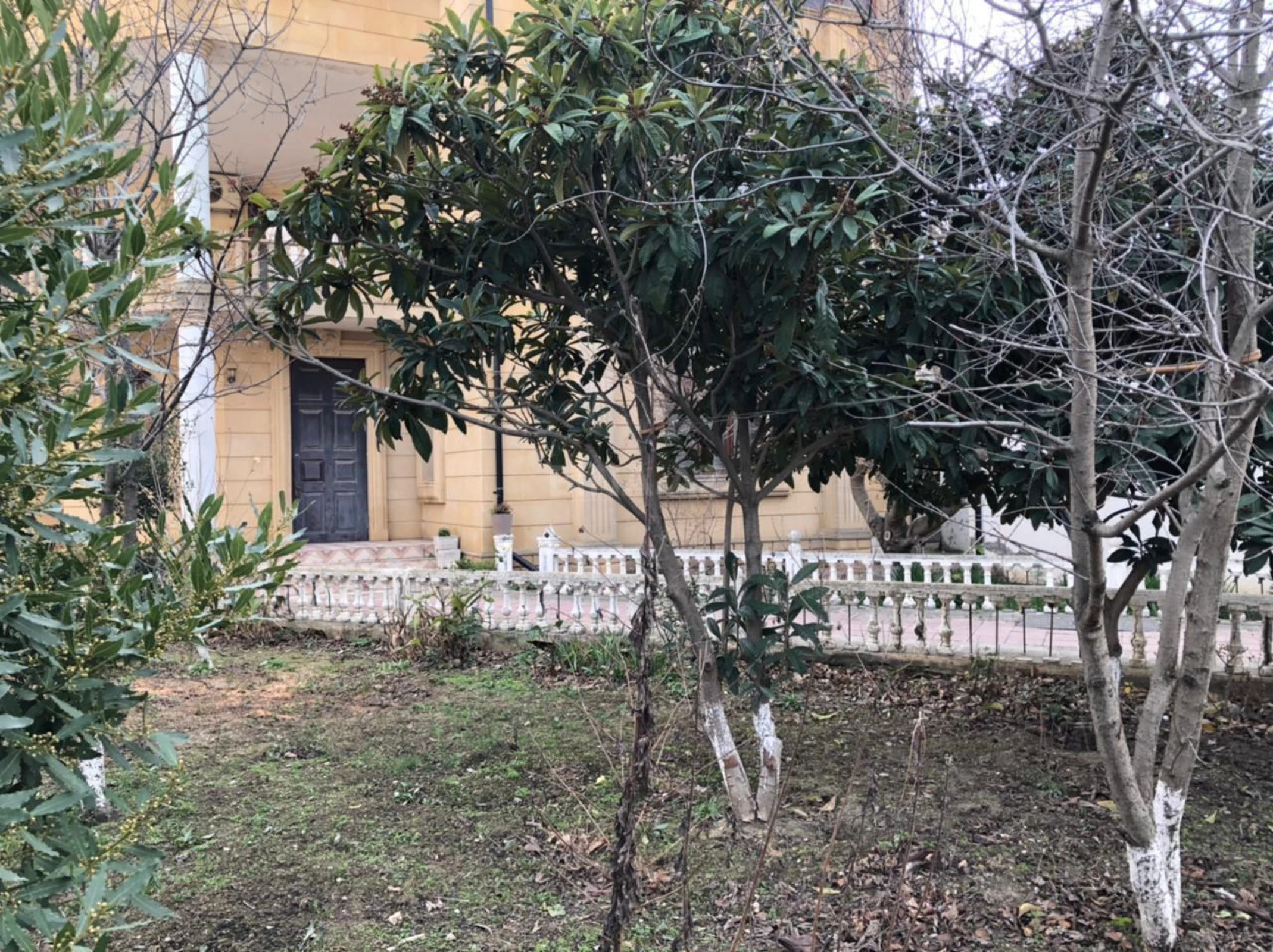 Satılır 6 otaqlı həyət evi 1100 m²