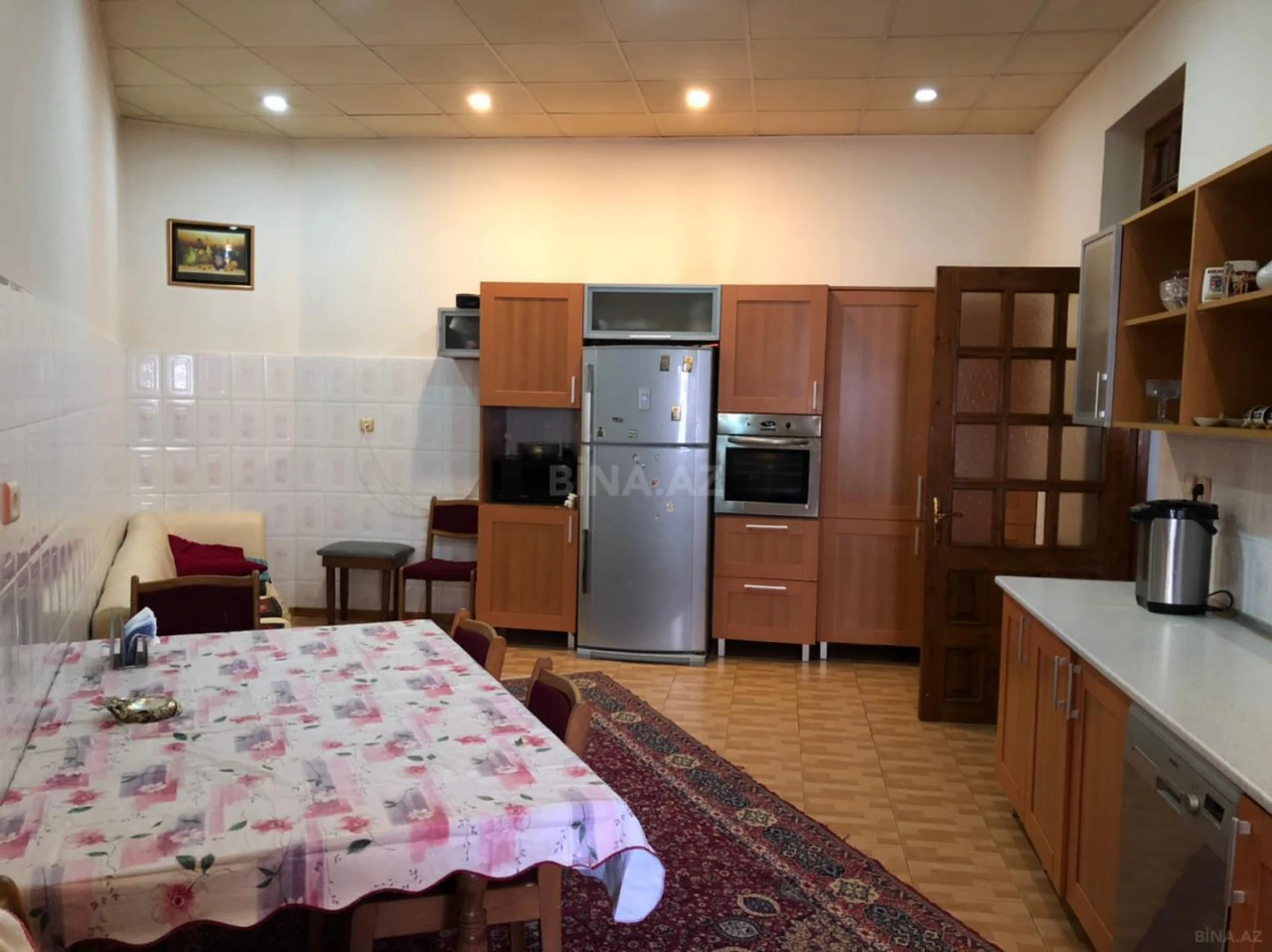 Satılır 6 otaqlı həyət evi 1100 m²