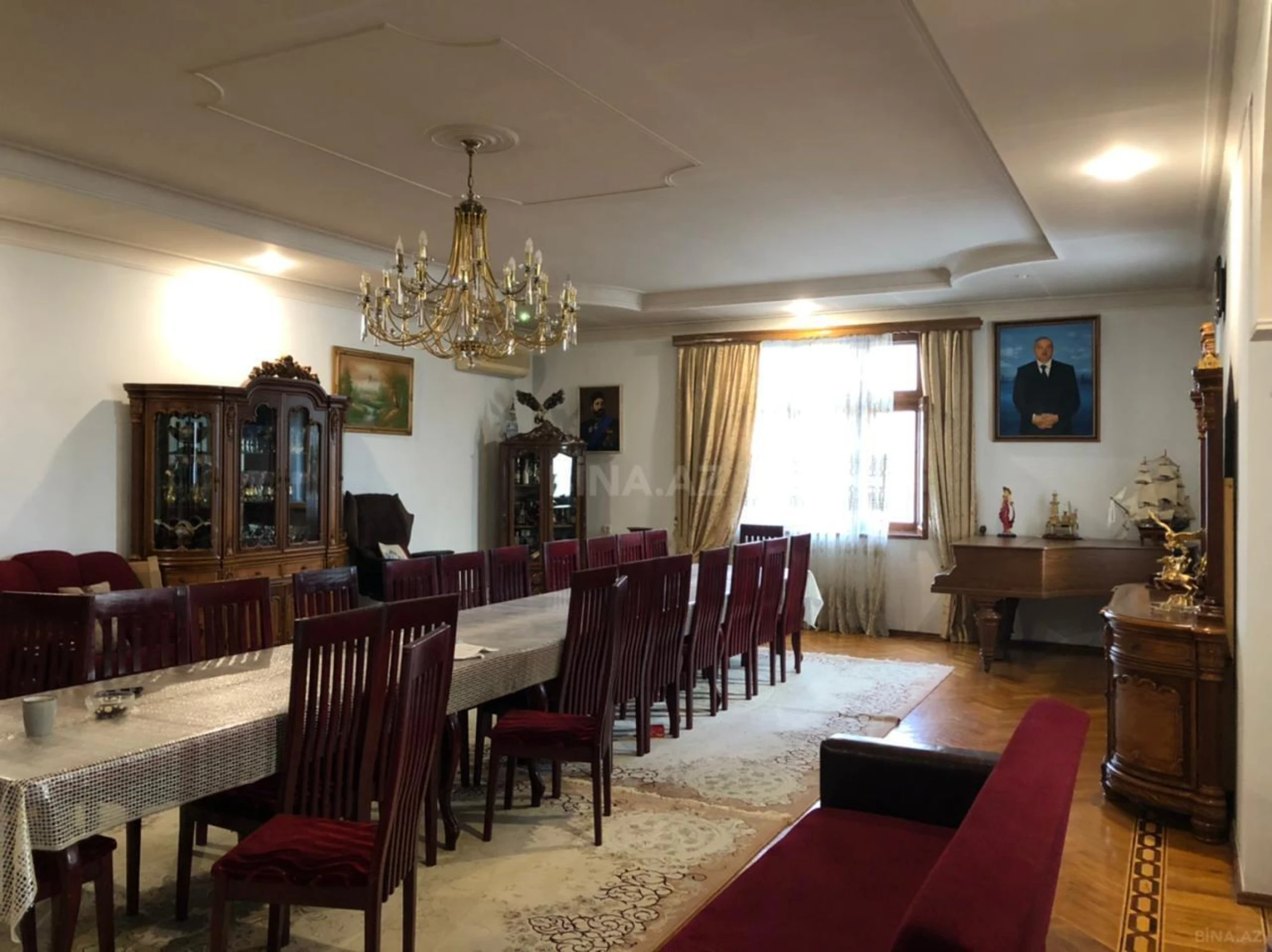 Satılır 6 otaqlı həyət evi 1100 m²