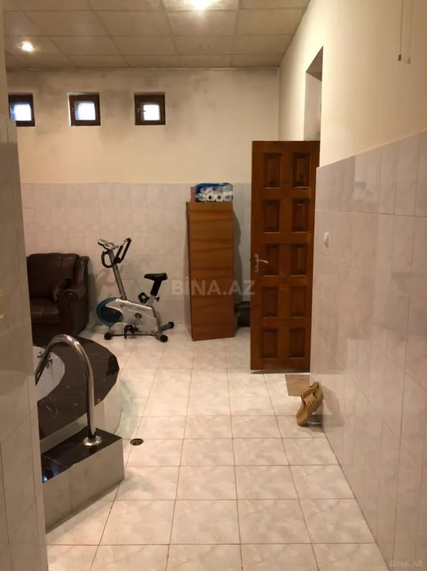 Satılır 6 otaqlı həyət evi 1100 m²