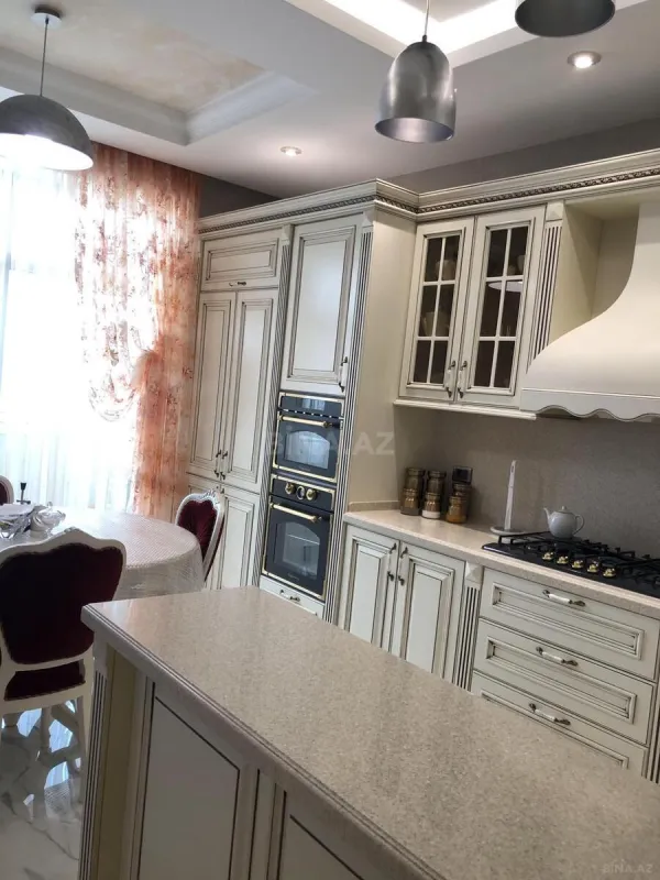 Satılır 3 otaqlı mənzil 160 m²