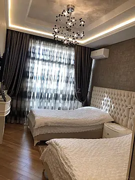 Satılır 3 otaqlı mənzil 160 m²