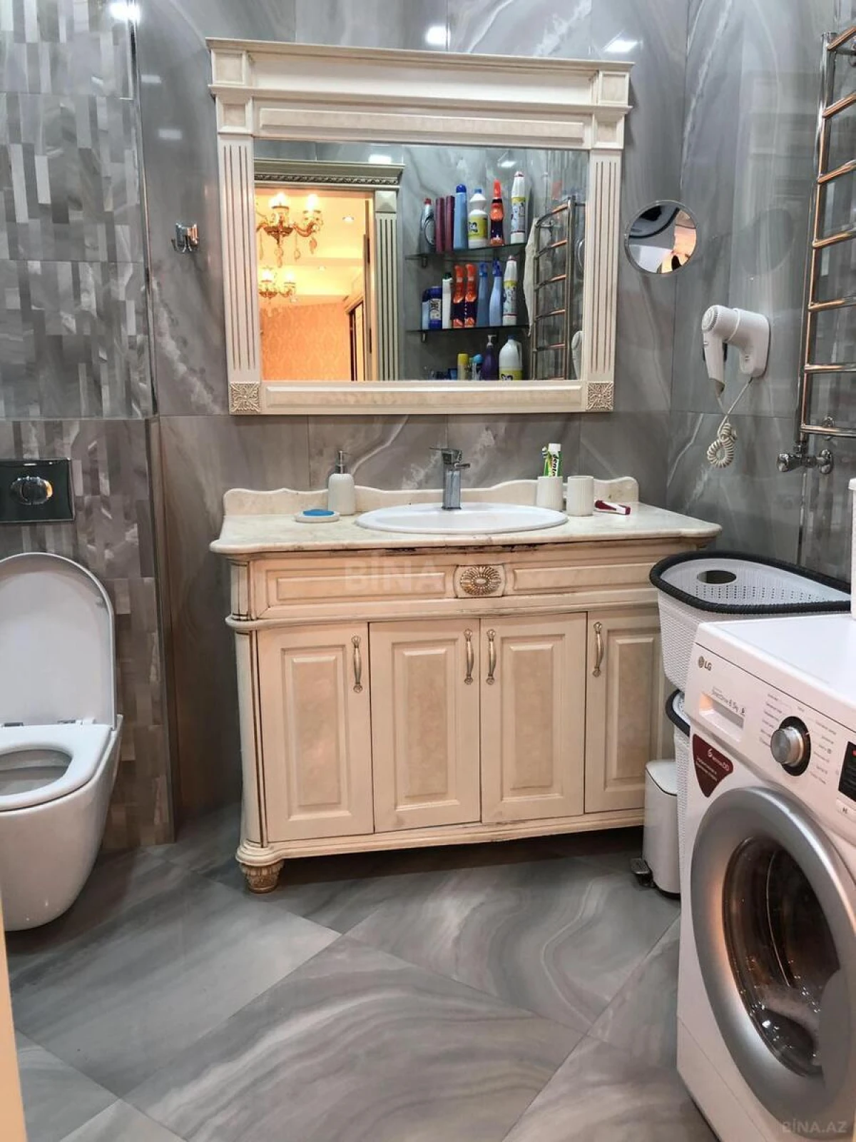 Satılır 3 otaqlı mənzil 160 m²