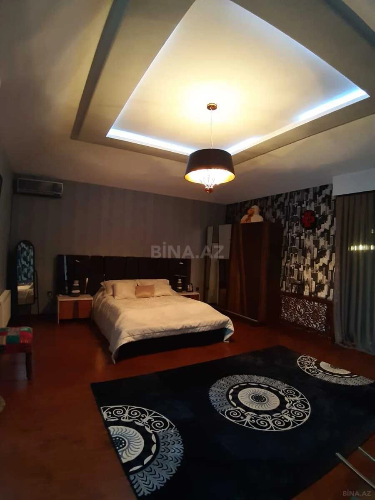 Kirayə verilir 6 otaqlı həyət evi 560 m²