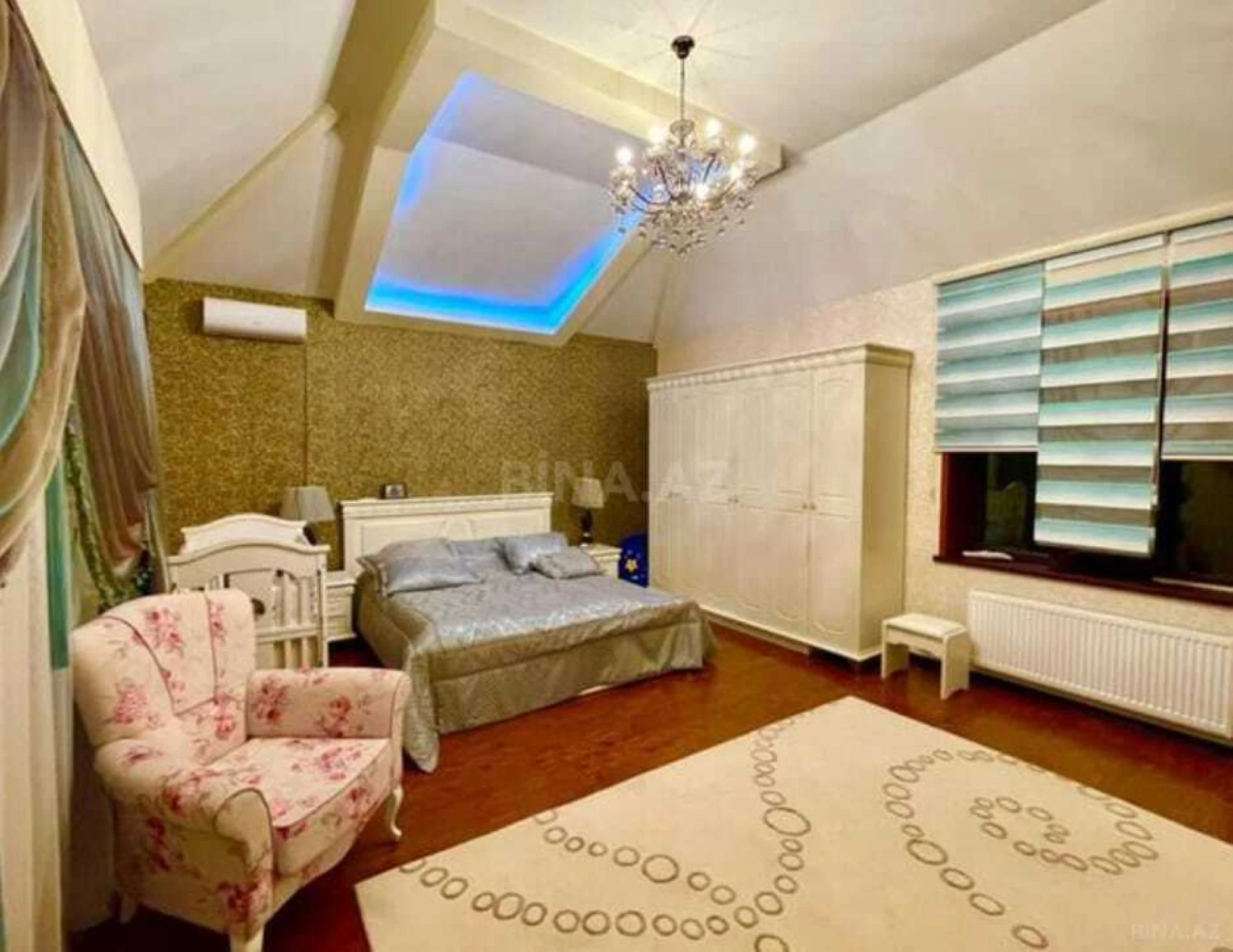 Kirayə verilir 6 otaqlı həyət evi 560 m²