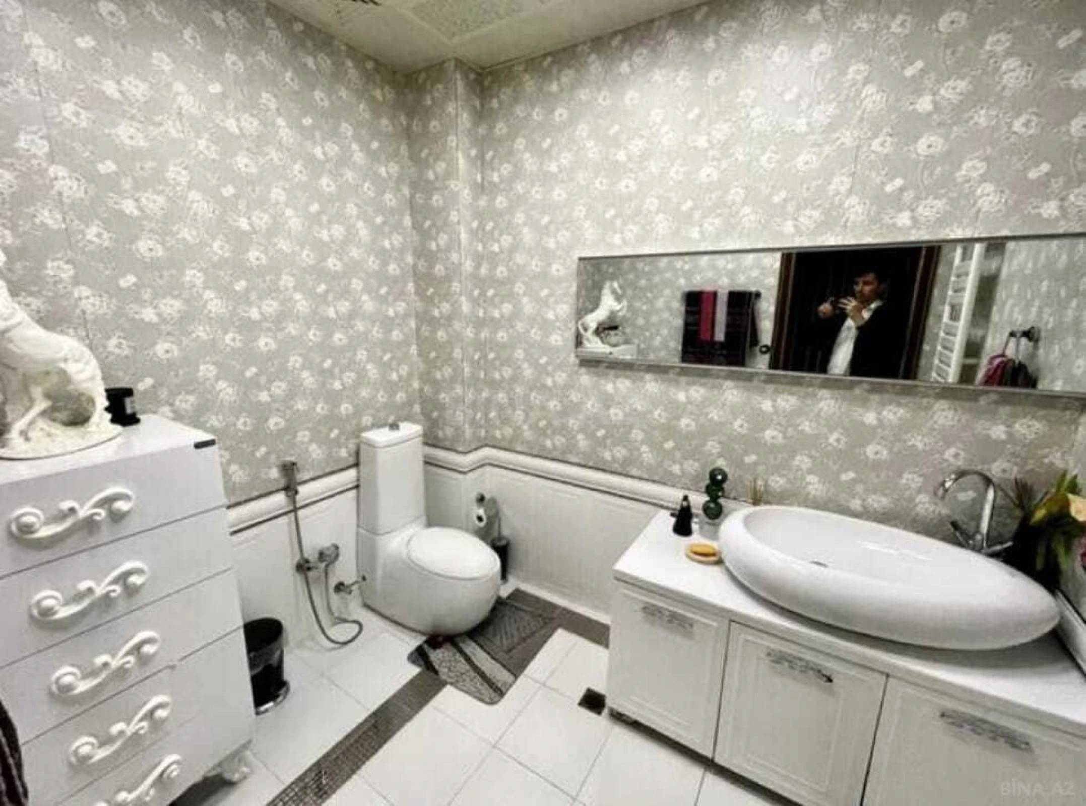 Kirayə verilir 6 otaqlı həyət evi 560 m²