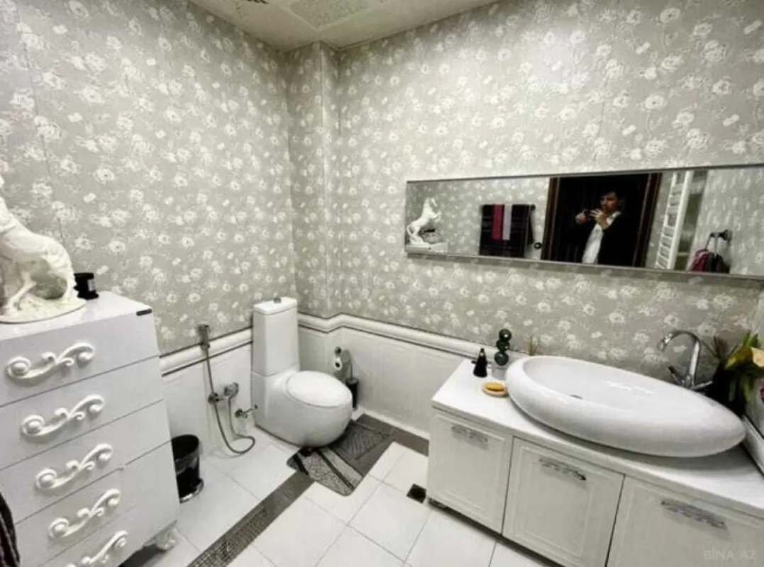 Kirayə verilir 6 otaqlı həyət evi 560 m²