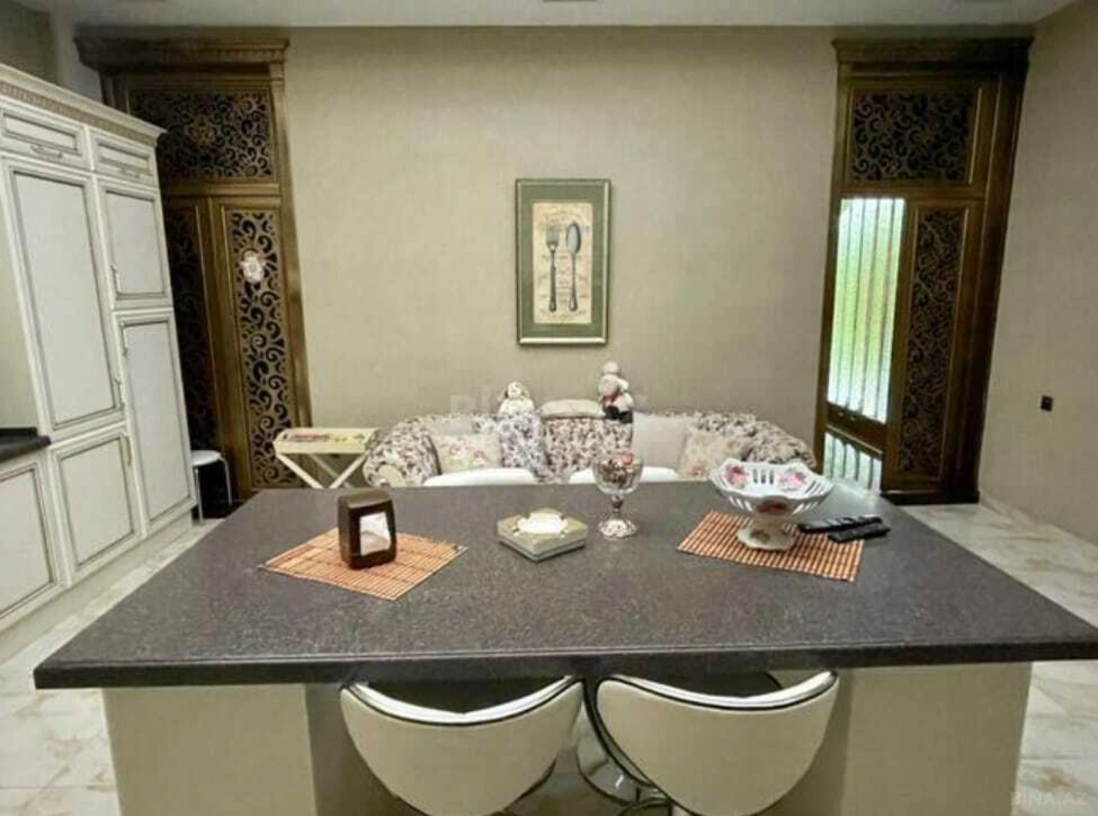 Kirayə verilir 6 otaqlı həyət evi 560 m²