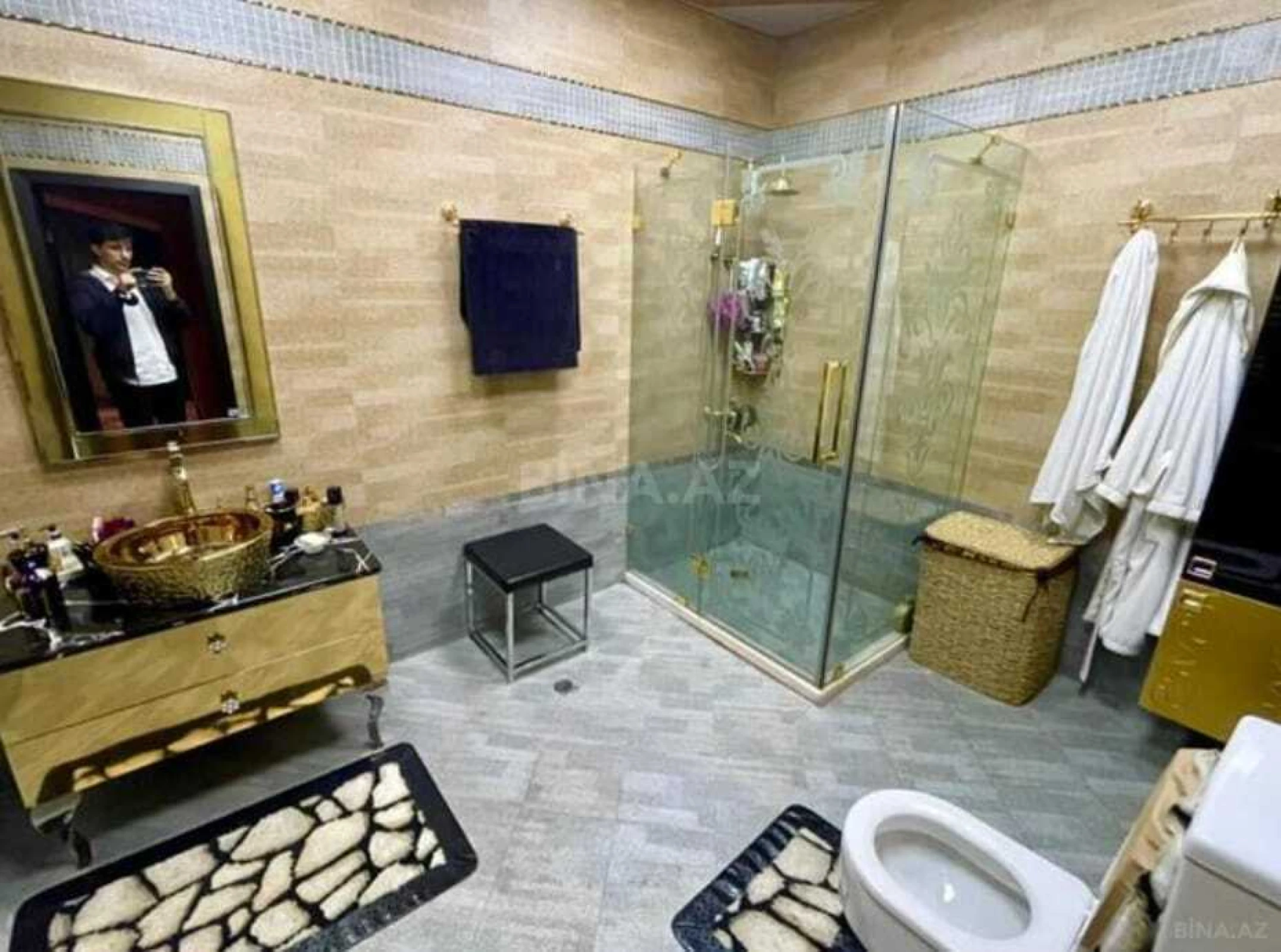 Kirayə verilir 6 otaqlı həyət evi 560 m²