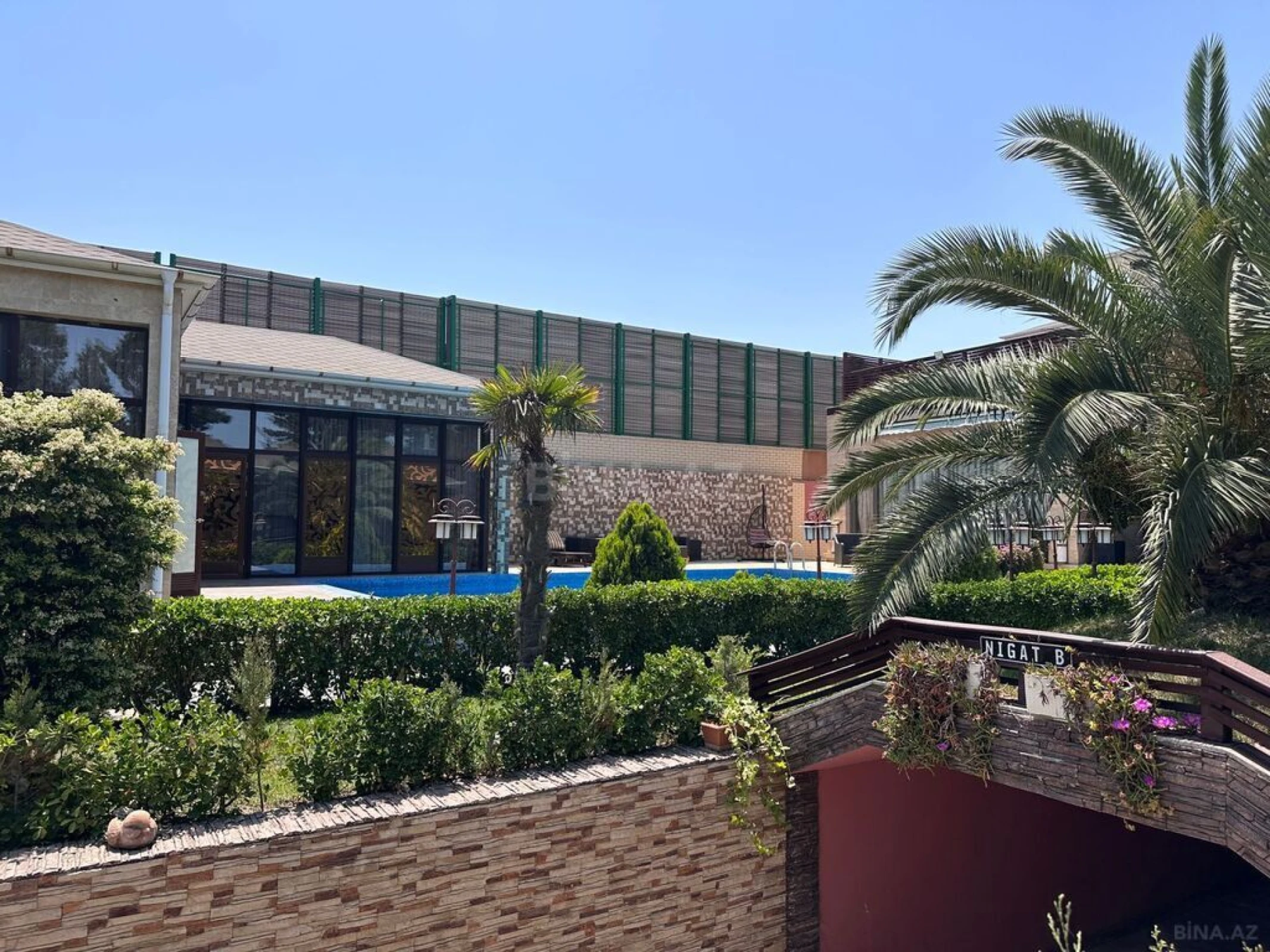 Kirayə verilir 6 otaqlı həyət evi 560 m²