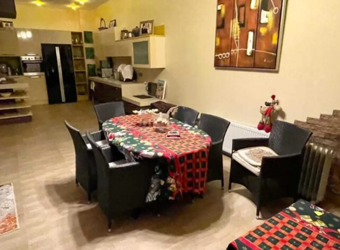 Kirayə verilir 6 otaqlı həyət evi 560 m²