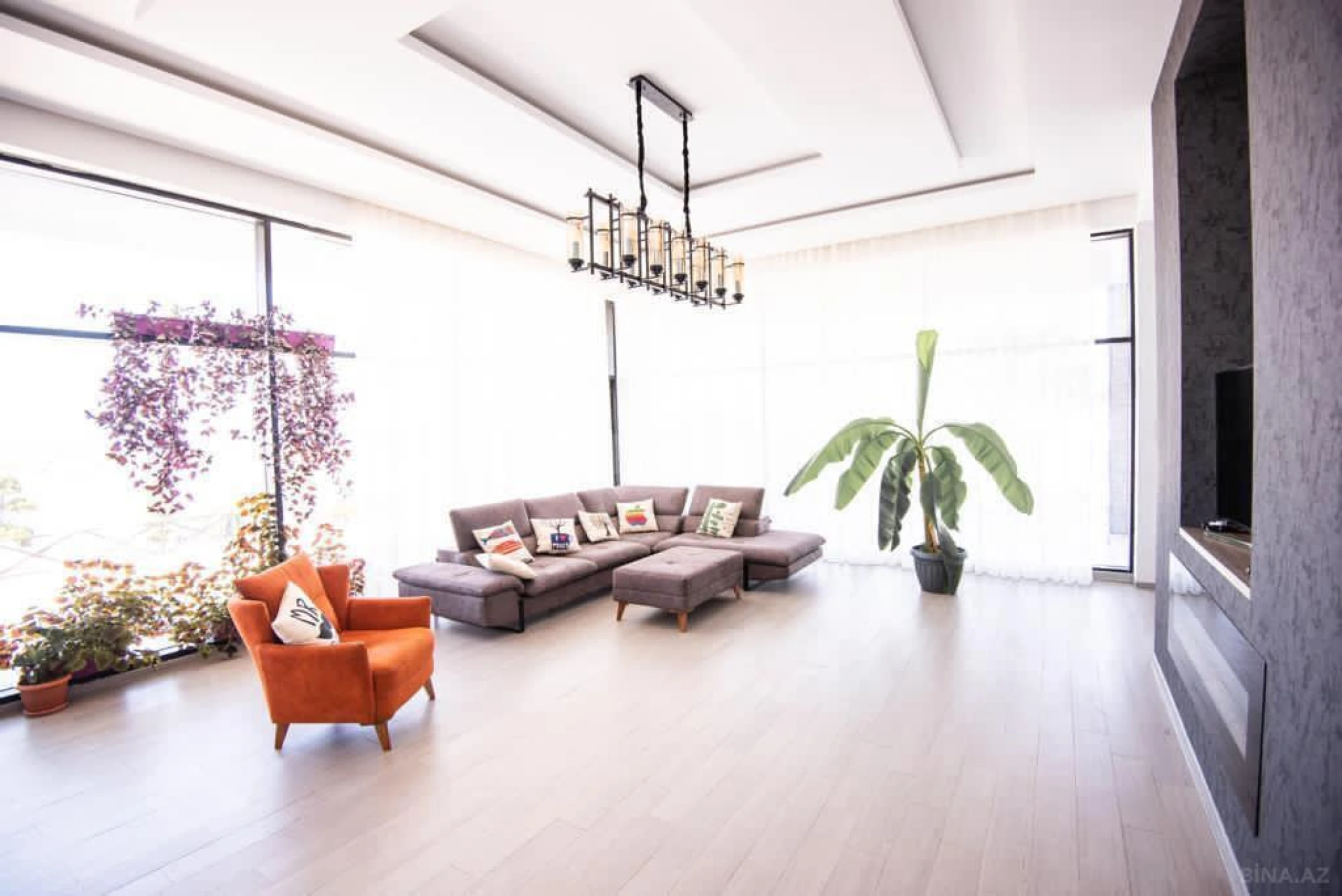 Kirayə verilir 6 otaqlı həyət evi 500 m²