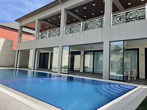 Kirayə verilir 6 otaqlı həyət evi 650 m² — Bakı, Şüvəlan 6 otaq 650.00 m²