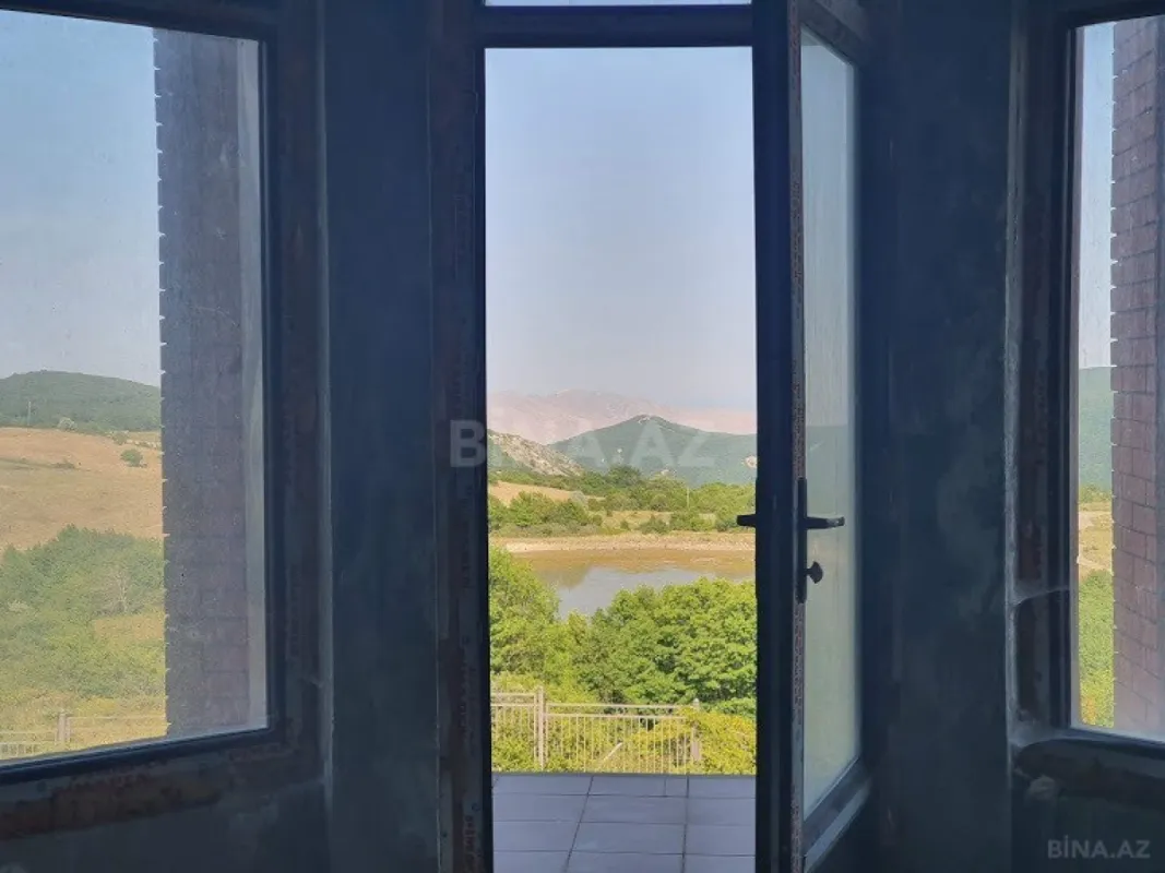 Satılır 5 otaqlı həyət evi 500 m²