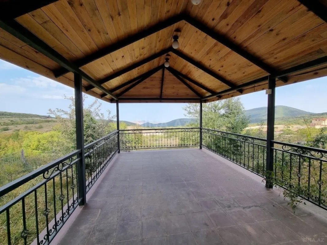 Satılır 5 otaqlı həyət evi 500 m²