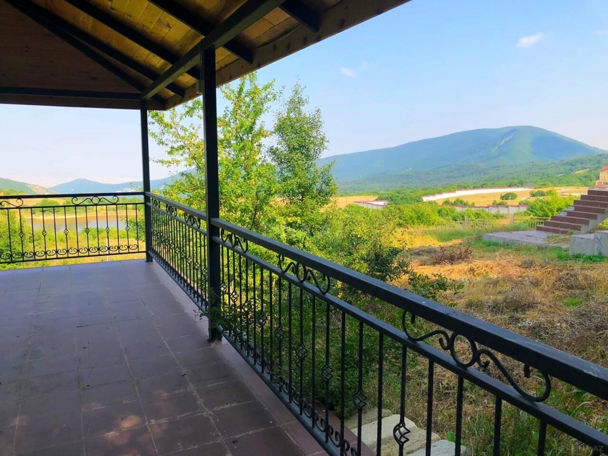 Satılır 5 otaqlı həyət evi 500 m²