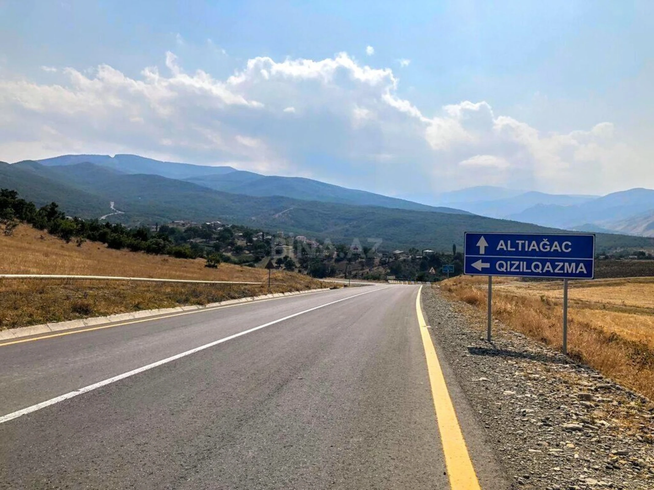 Satılır 5 otaqlı həyət evi 500 m²