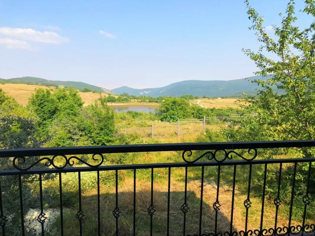 Satılır 5 otaqlı həyət evi 500 m²