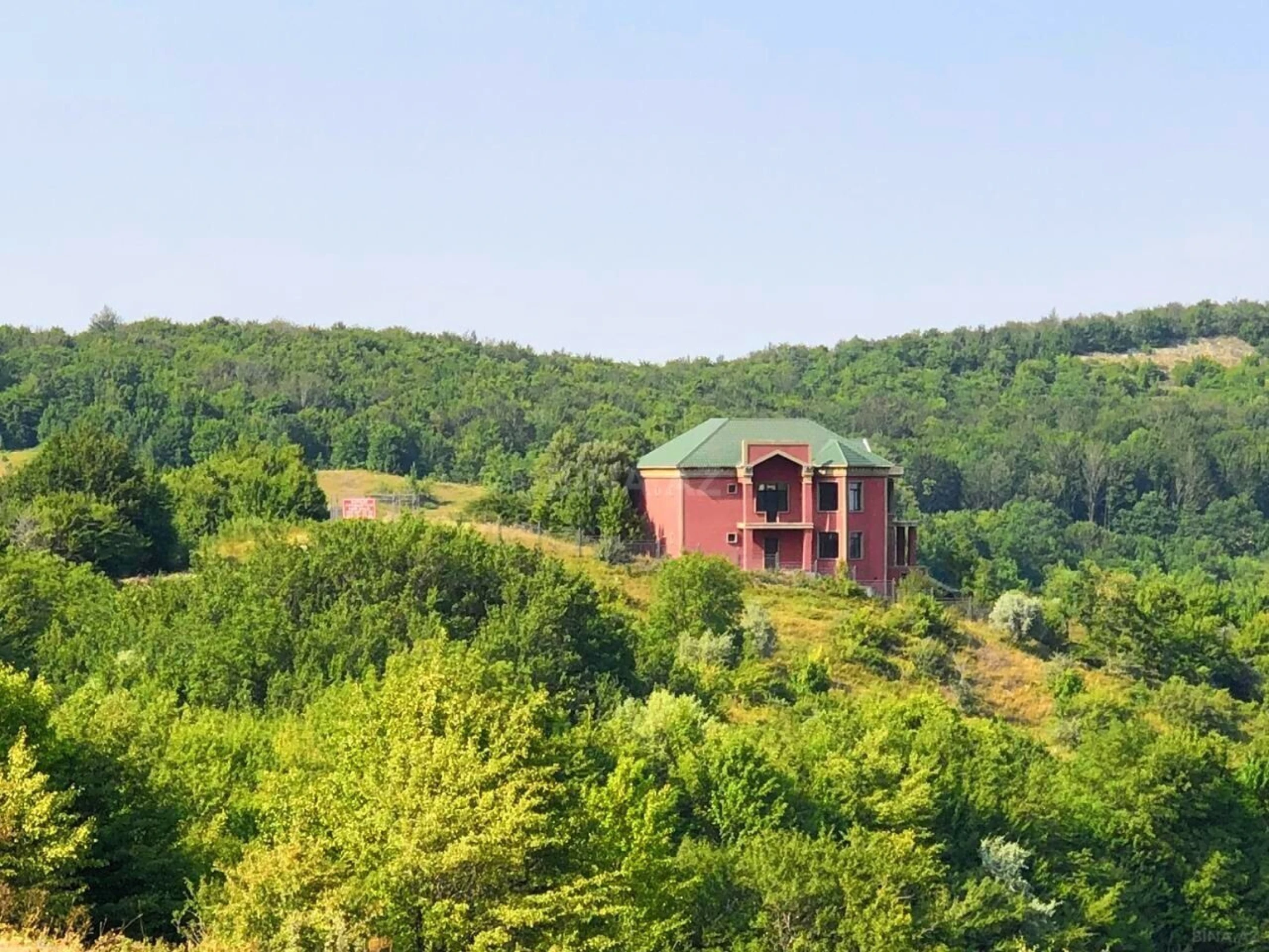 Satılır 5 otaqlı həyət evi 500 m²