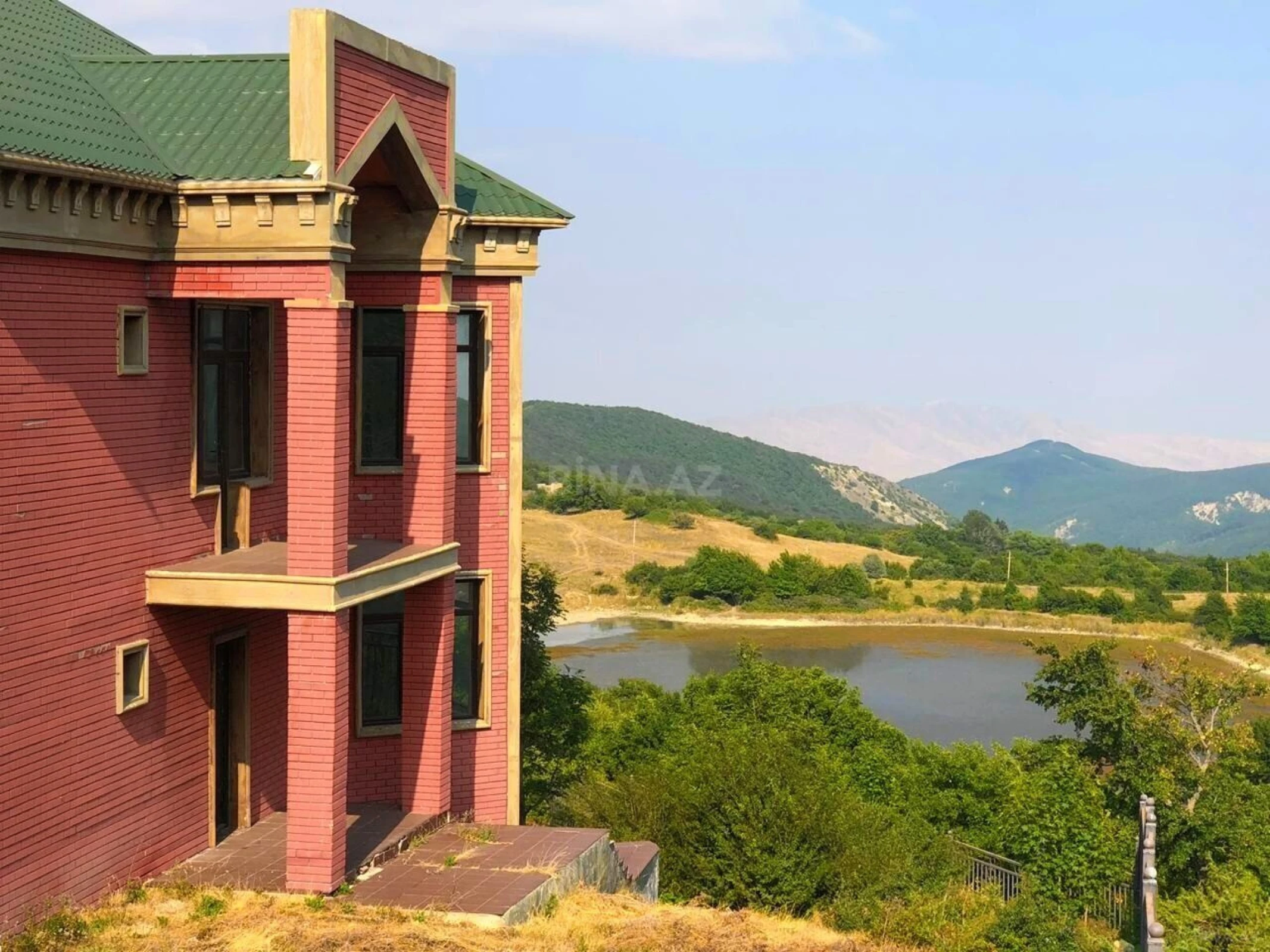 Satılır 5 otaqlı həyət evi 500 m²