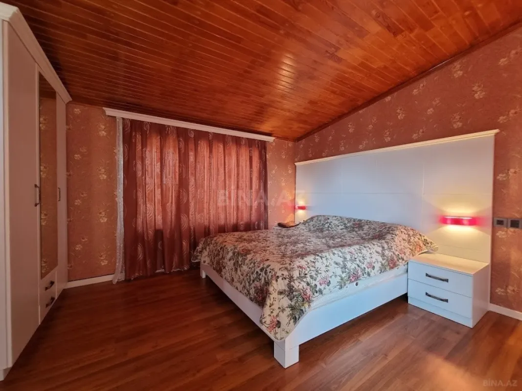 Satılır 8 otaqlı həyət evi 500 m²