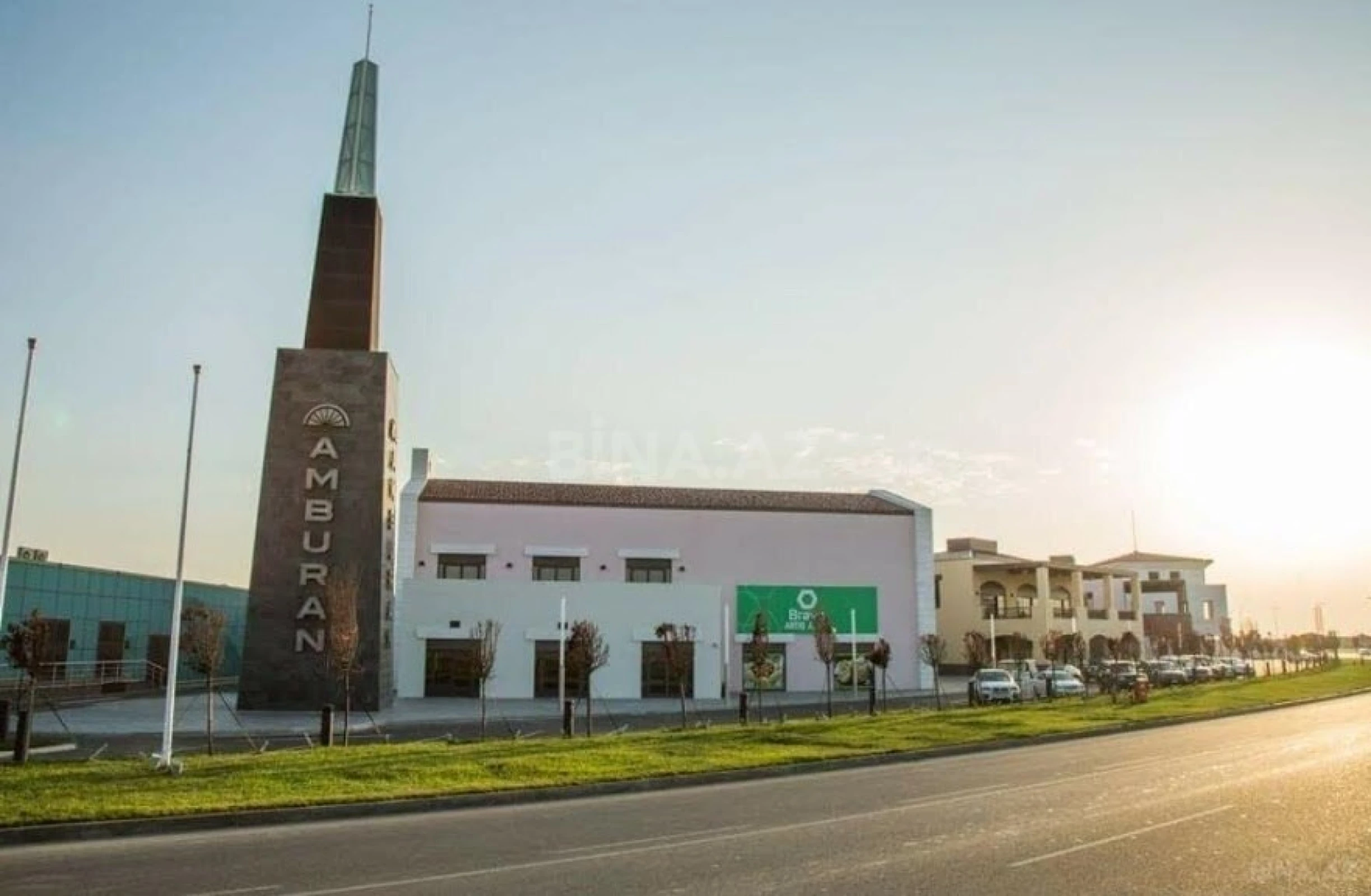 Satılır 8 otaqlı həyət evi 500 m²