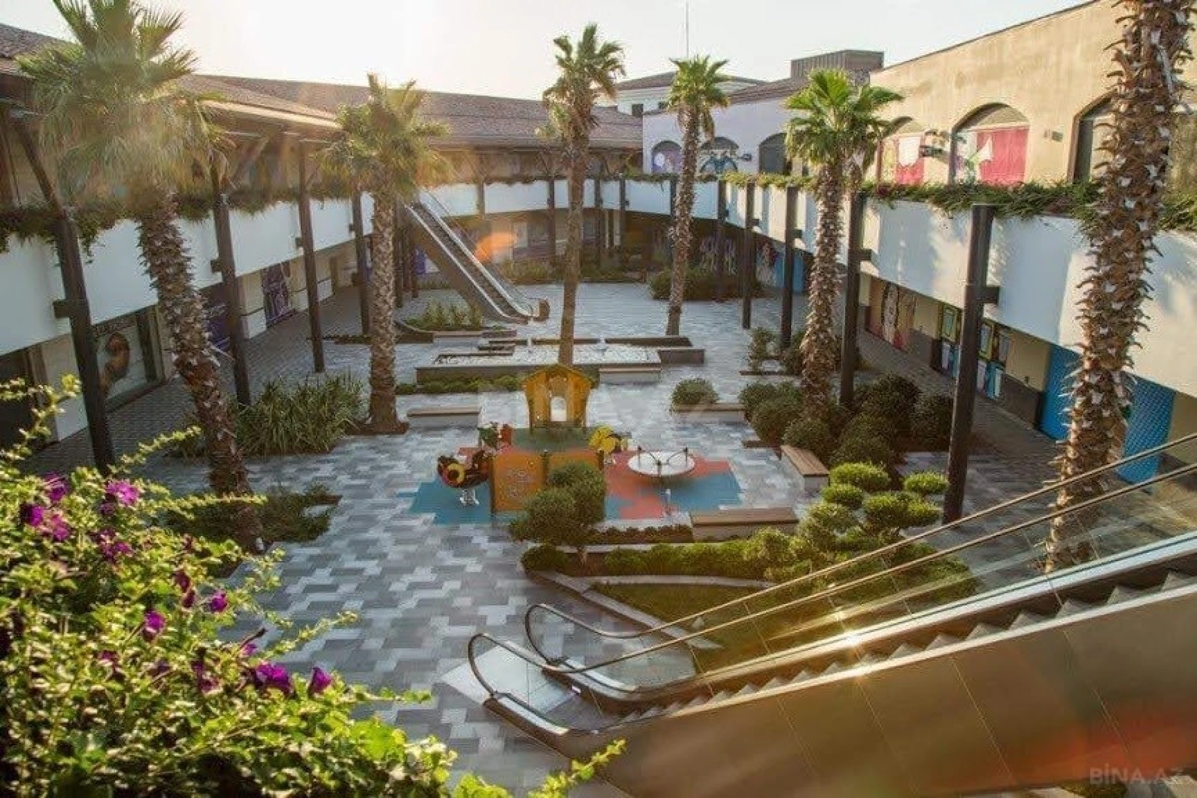 Satılır 8 otaqlı həyət evi 500 m²