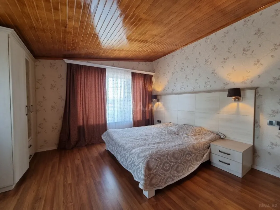 Satılır 8 otaqlı həyət evi 500 m²