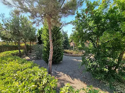 Satılır 8 otaqlı həyət evi 500 m²