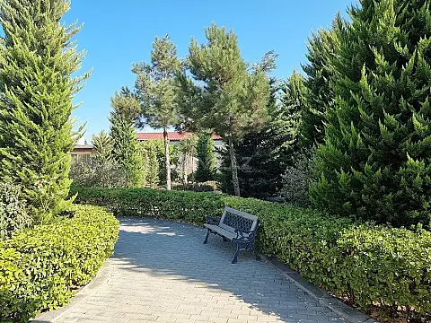 Satılır 8 otaqlı həyət evi 500 m²