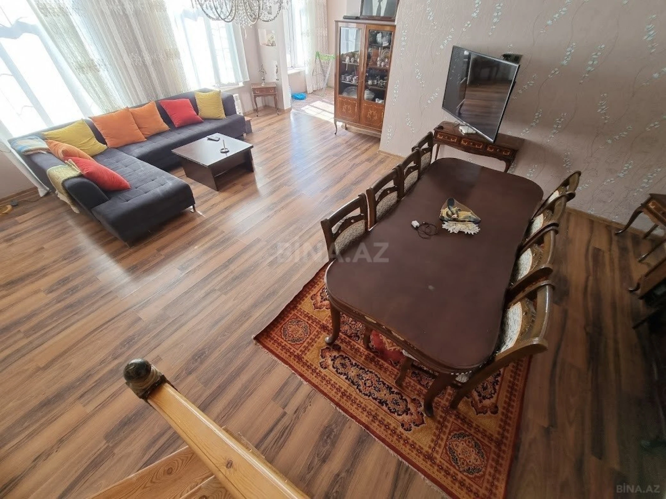 Satılır 8 otaqlı həyət evi 500 m²