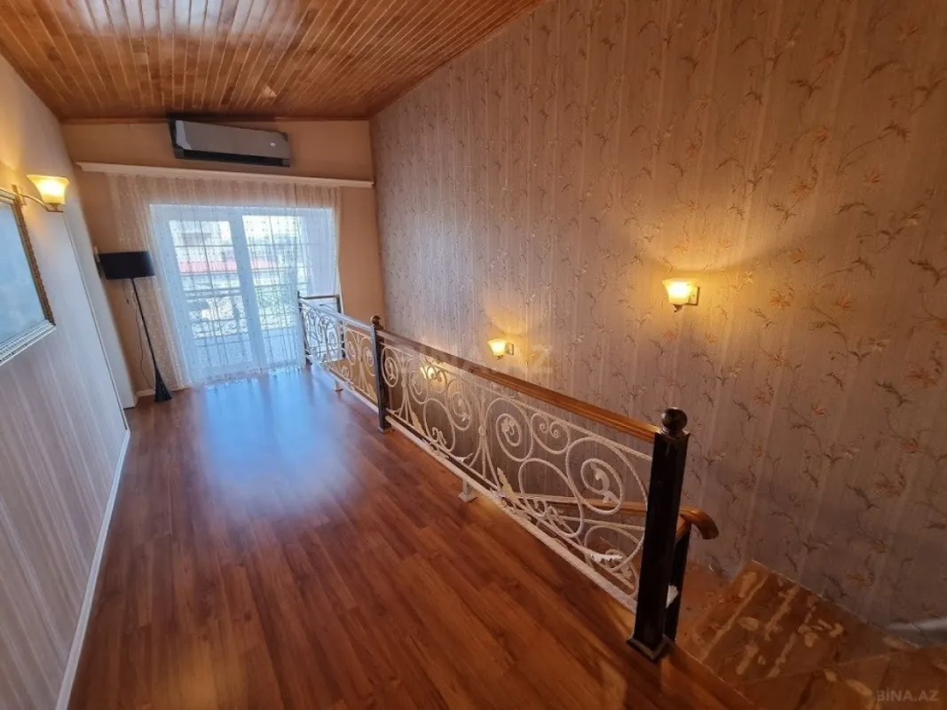 Satılır 8 otaqlı həyət evi 500 m²