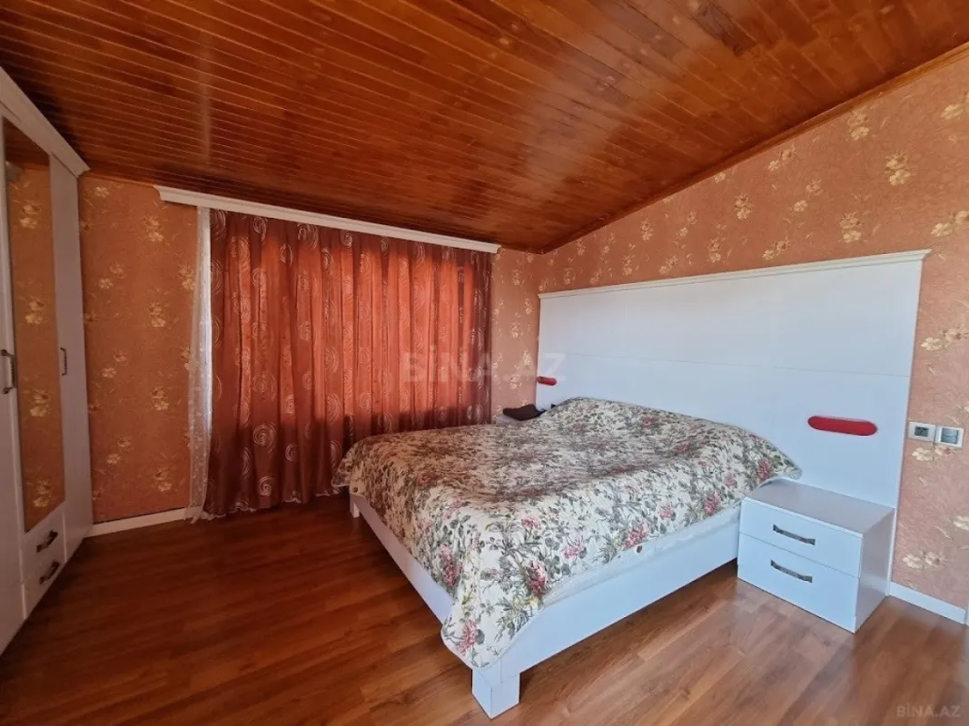 Satılır 8 otaqlı həyət evi 500 m²