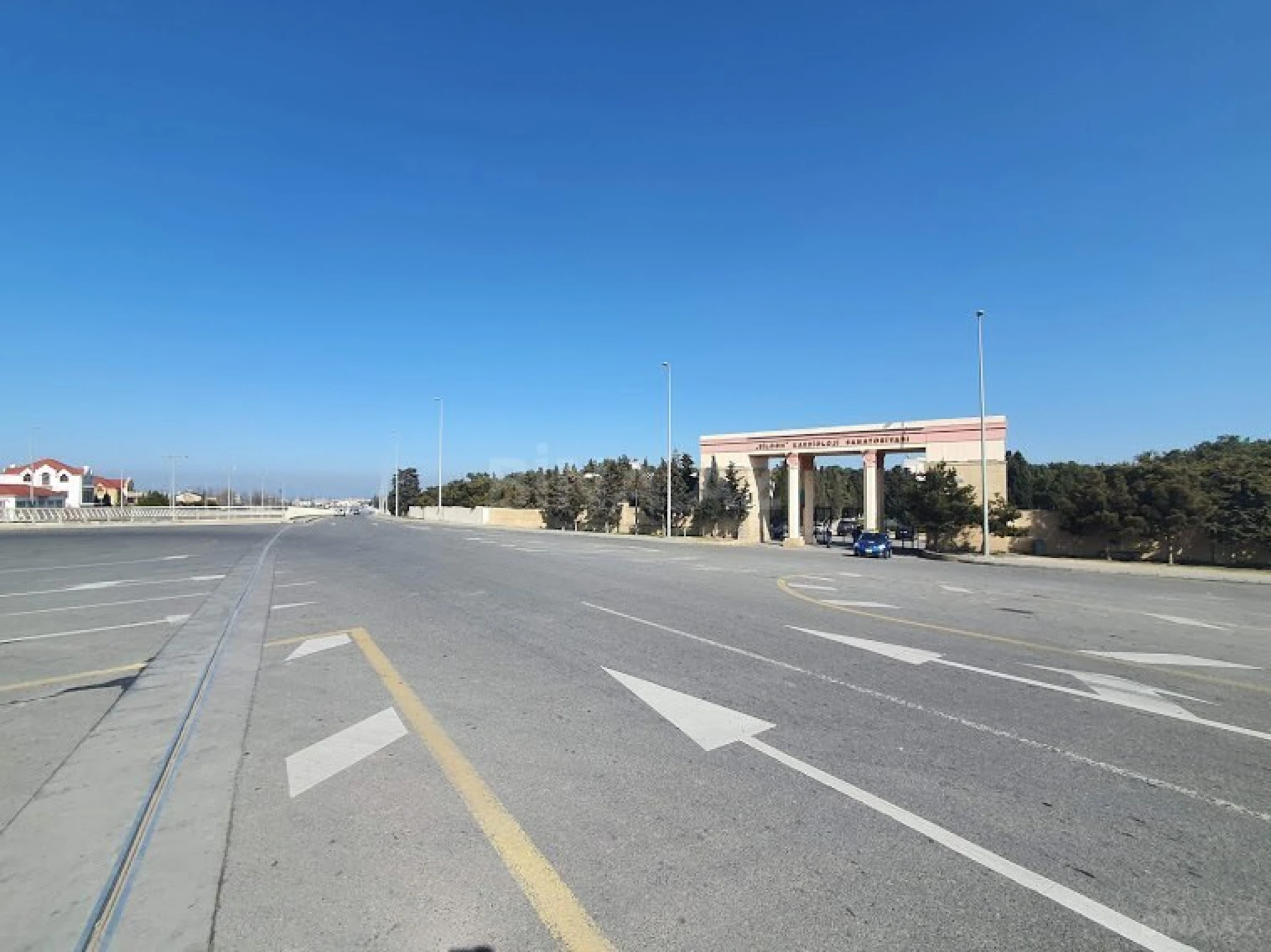 Satılır 8 otaqlı həyət evi 500 m²